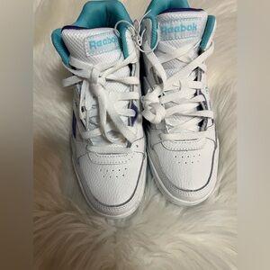 Reebok women’s sneakers size 6